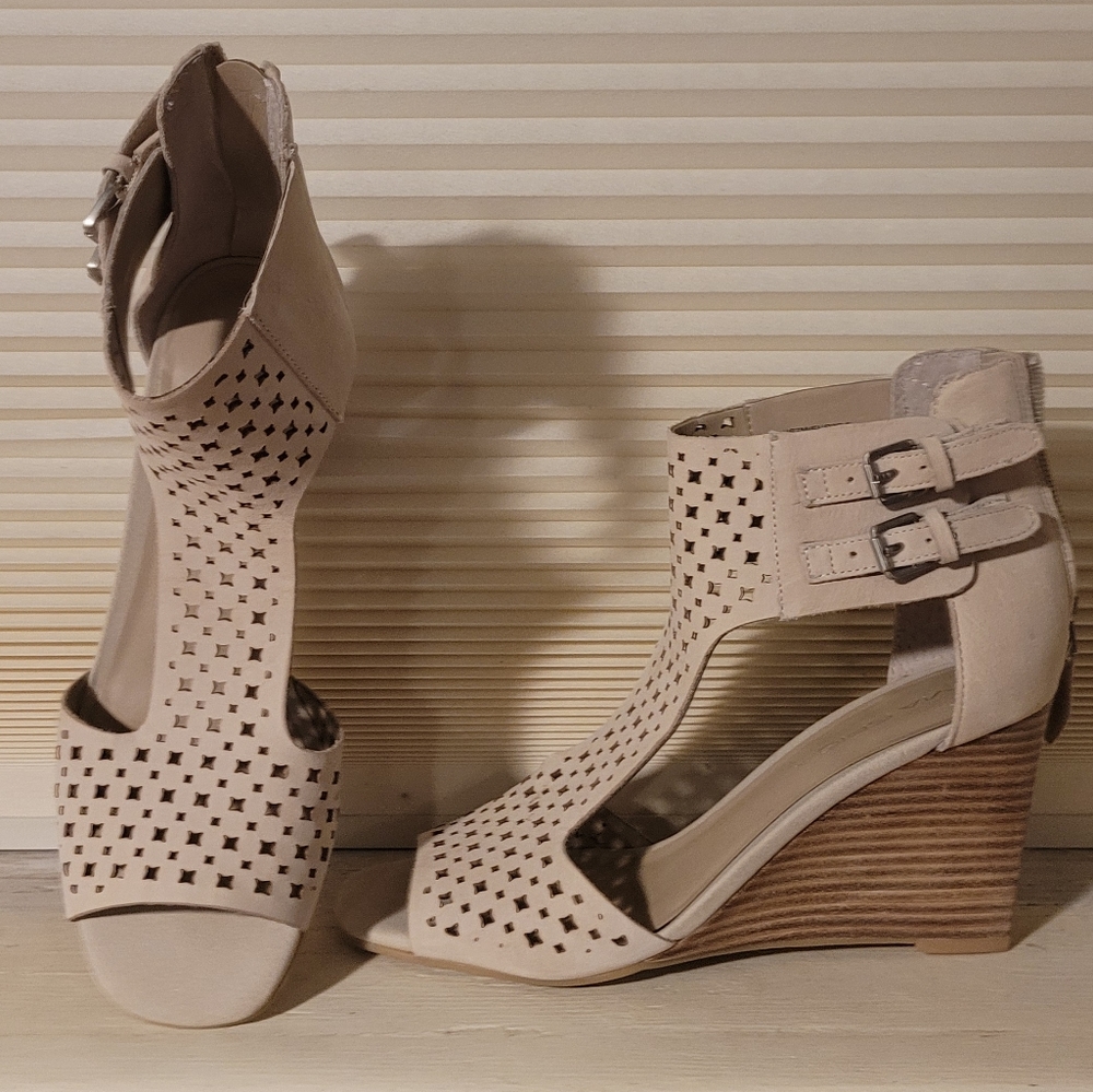 Via Spiga wedge sandal 7, 37.5 buff suede
